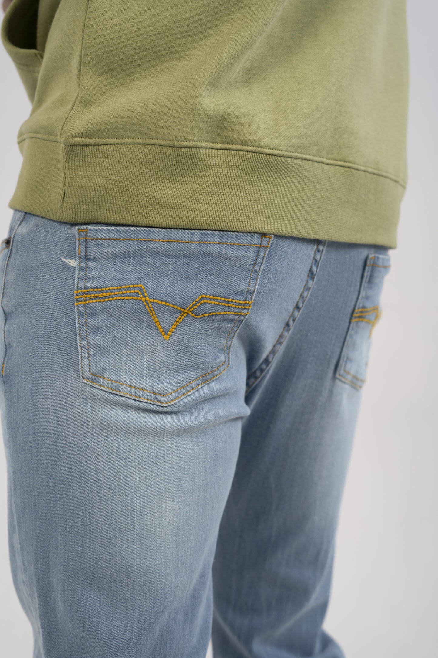 Men Jeans Smart Fit Light Wash