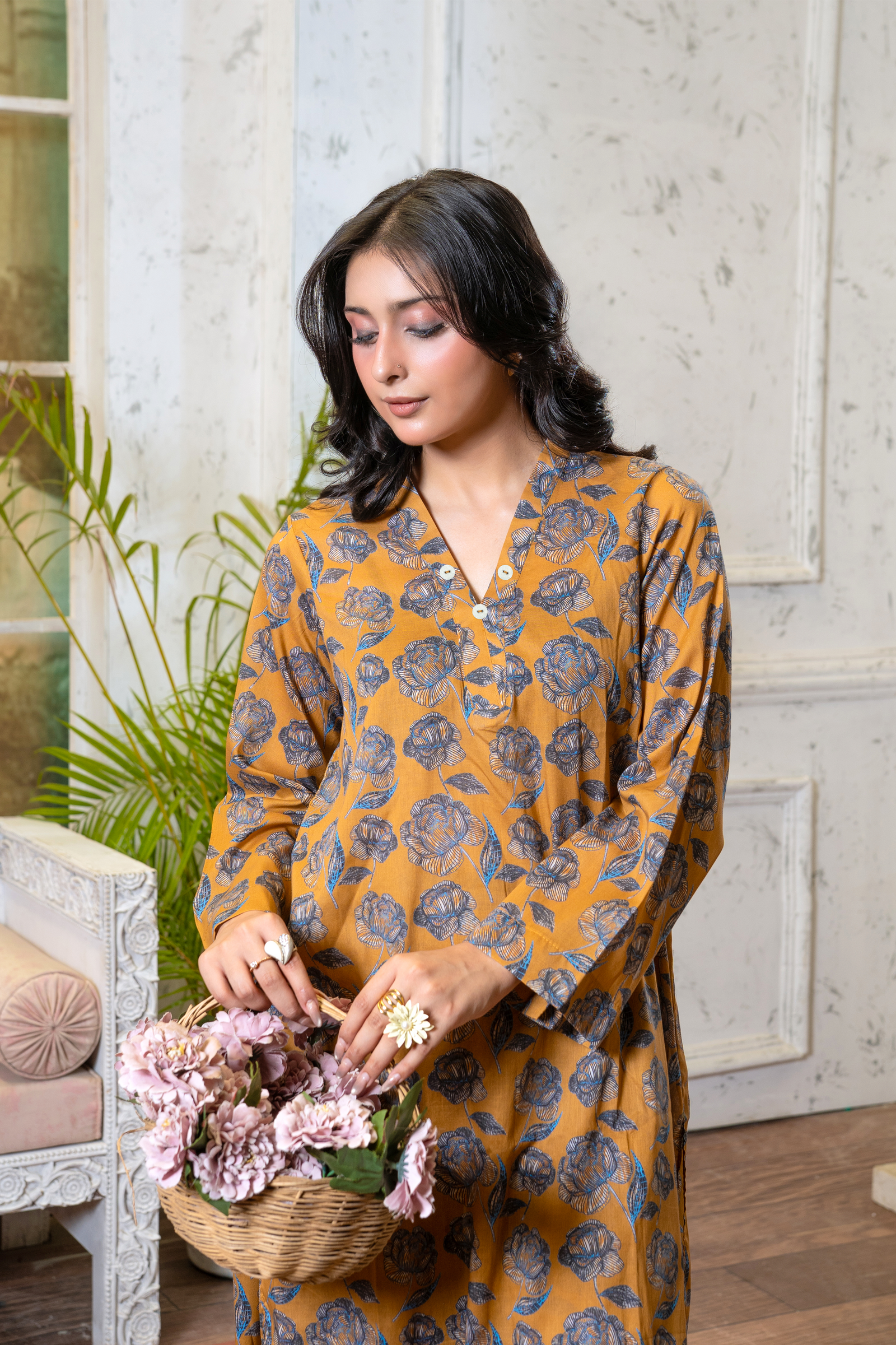 Amber Bloom Lawn 2 Piece Suit (Pret)